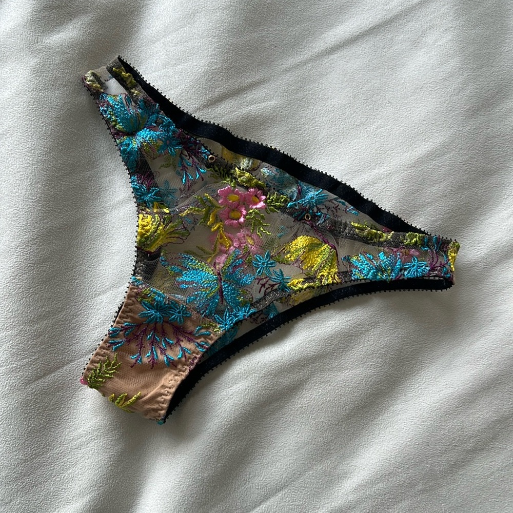 Edge O’ Beyond Zuzia brief - size 2 (small)